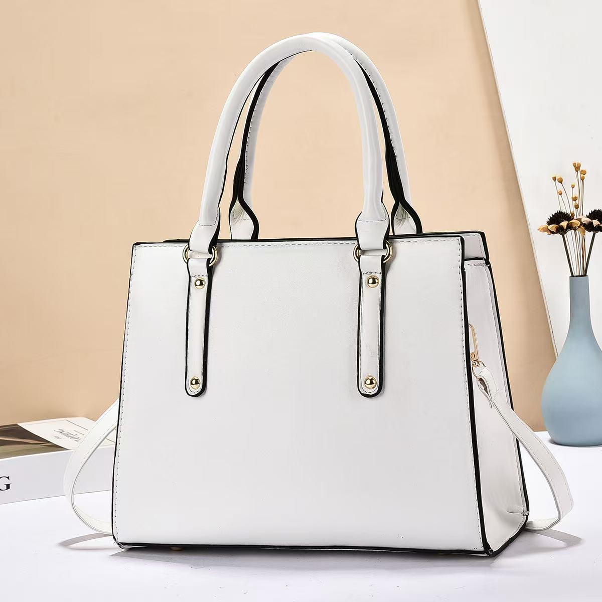 Womens New High-end Large-capacity Fashionable Crossbody Shoulder Bag