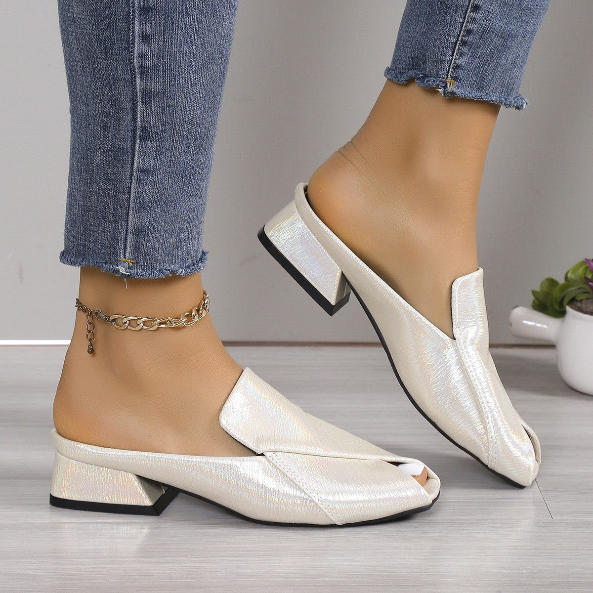 Square-toe Open-toe Square-heeled Sandals For Outdoor Wear