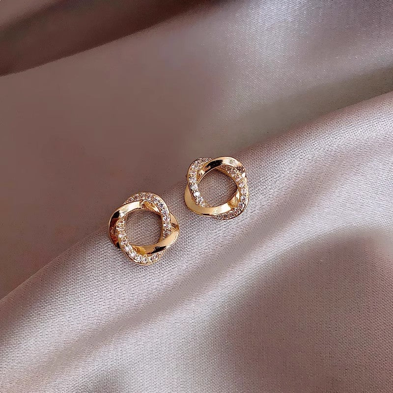 Clean Design S925 Sterling Silver Pearl Stud Earrings Female Simple Elegant Premium Jewelry