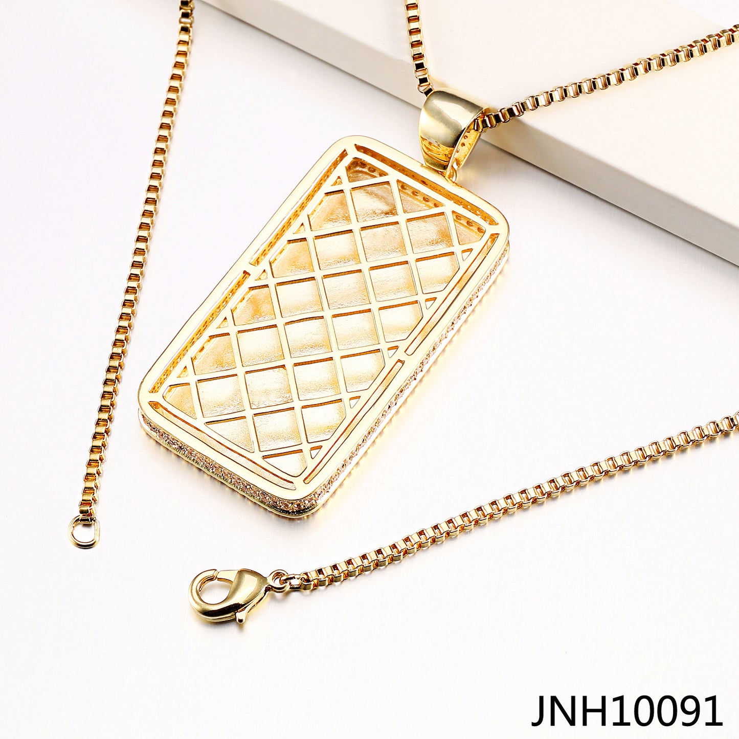 Fashion Gold-plated Zircon-inlaid Necklace