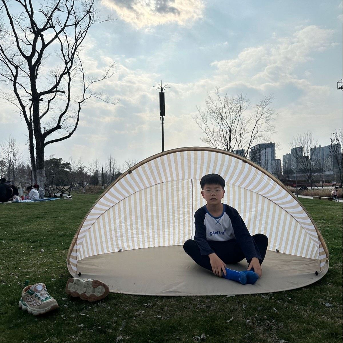 No-assembly Lightweight Beach Tent For Outdoor Use