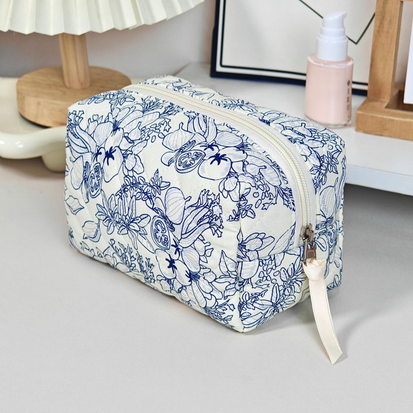 Printed Quilted Makeup Large Capacity Portable Toiletry Bag For Travel