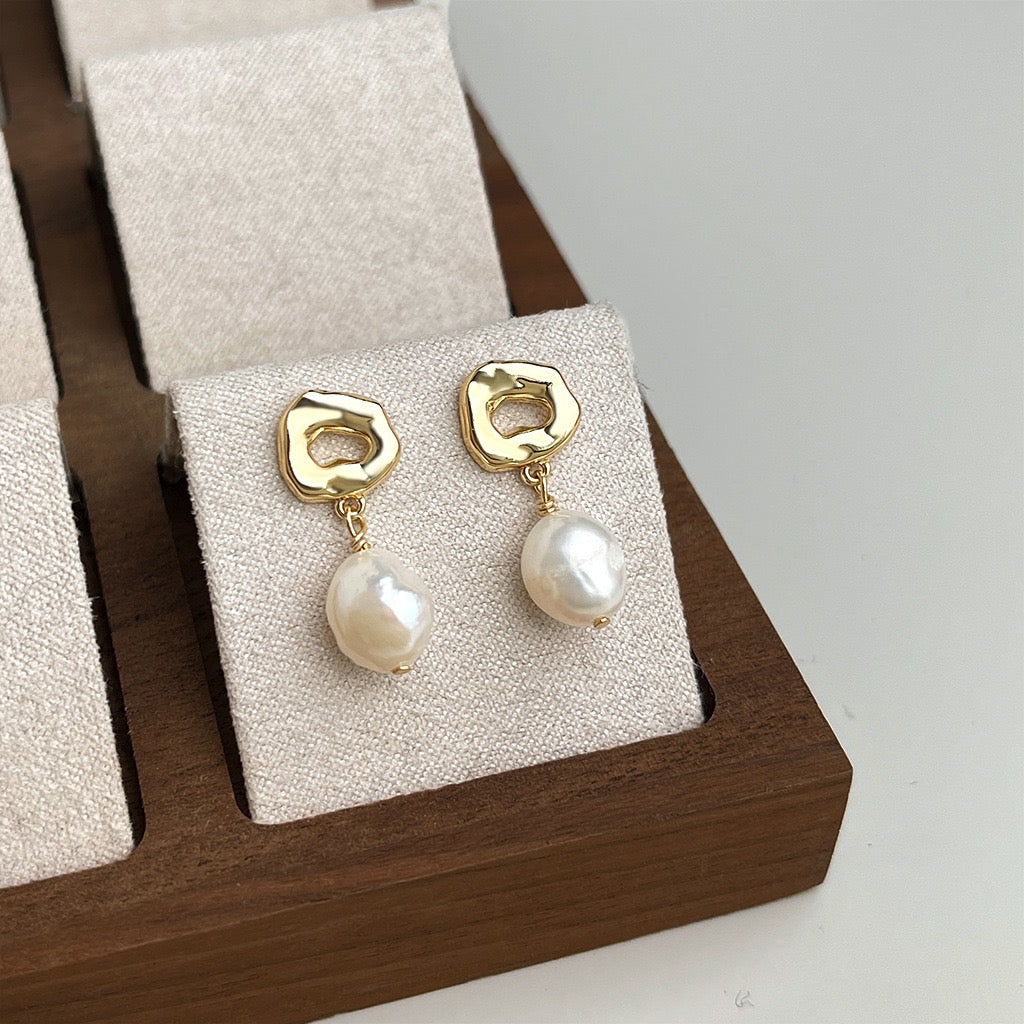Retro French Baroque Pearl Earrings Women Freshwater Pearl Stud Earrings Elegant Premium Jewelry
