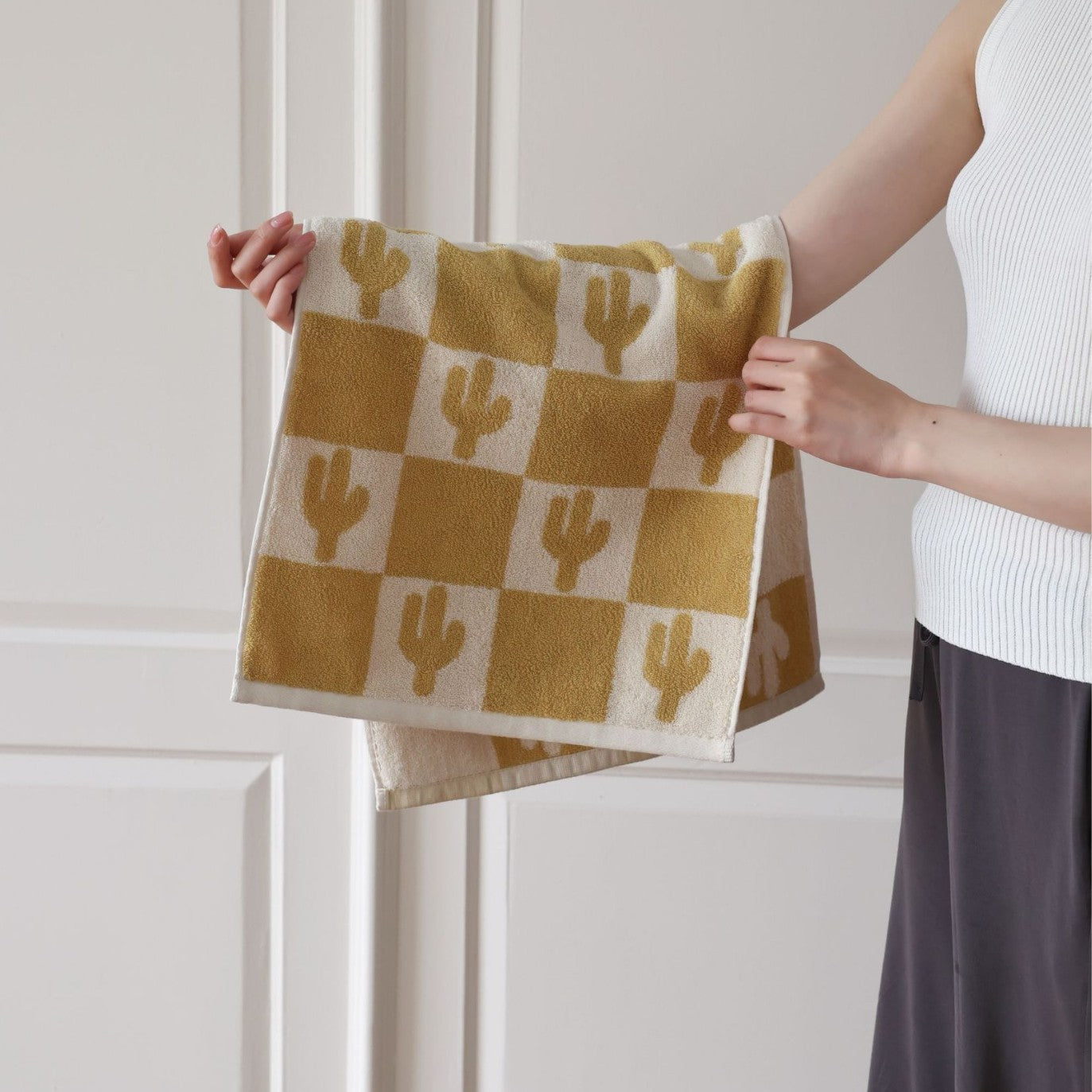 Retro Color-Block Absorbent Bath Towel For The Bathroom