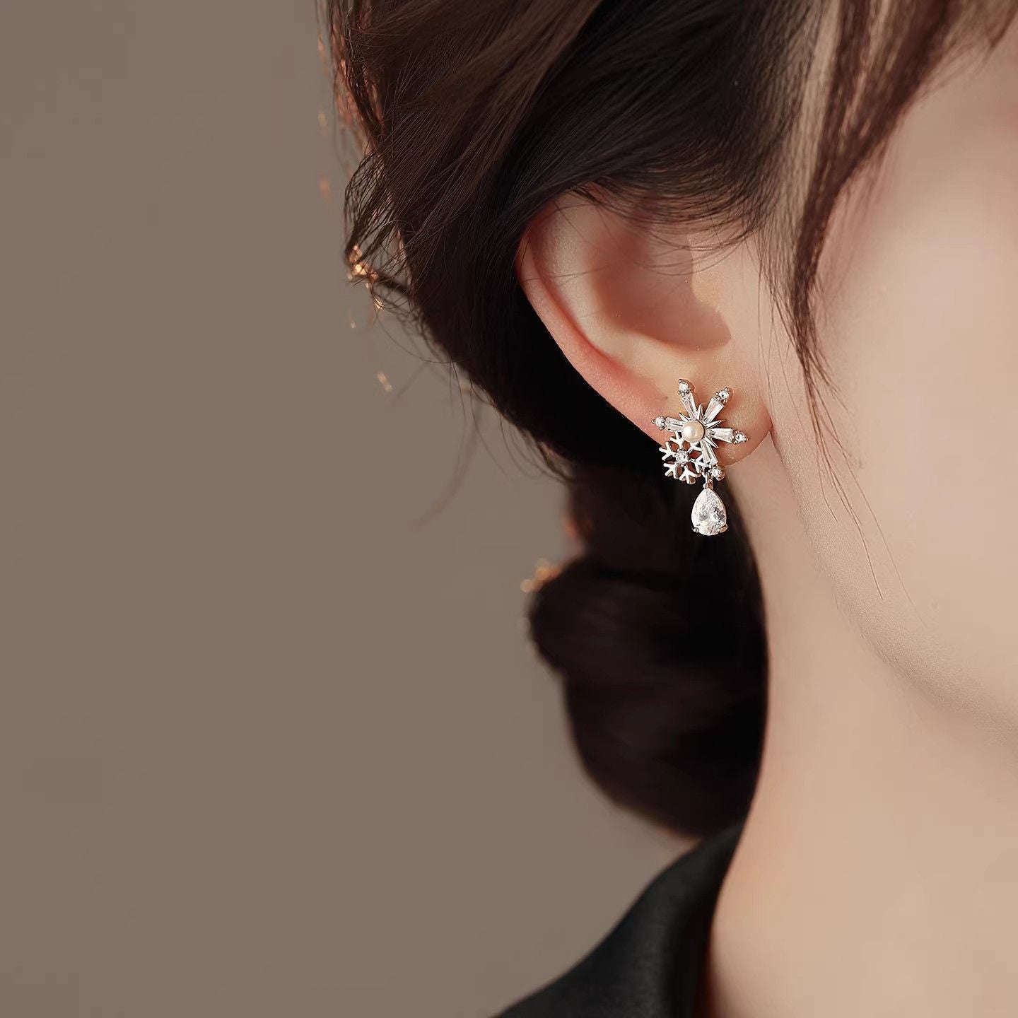 2026 Elegant Snowflake Zircon Teardrop Pearl Drop Earrings For Women, High-End Light Luxury Unique Gorgeous Fashion Stud Ear Jewelry