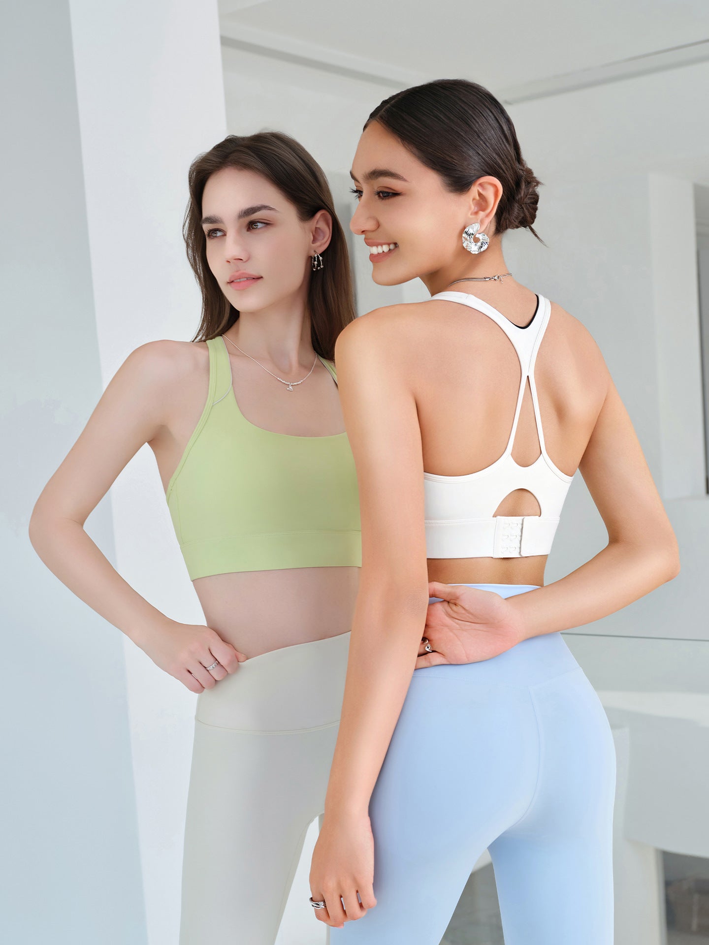 New Women's Sports Bra, Shockproof Fixed Cups, Thin Style For Running & Yoga, Supportive Gathered Design With Hollow-out Details, Three Rows & Three Hooks Yoga Bra