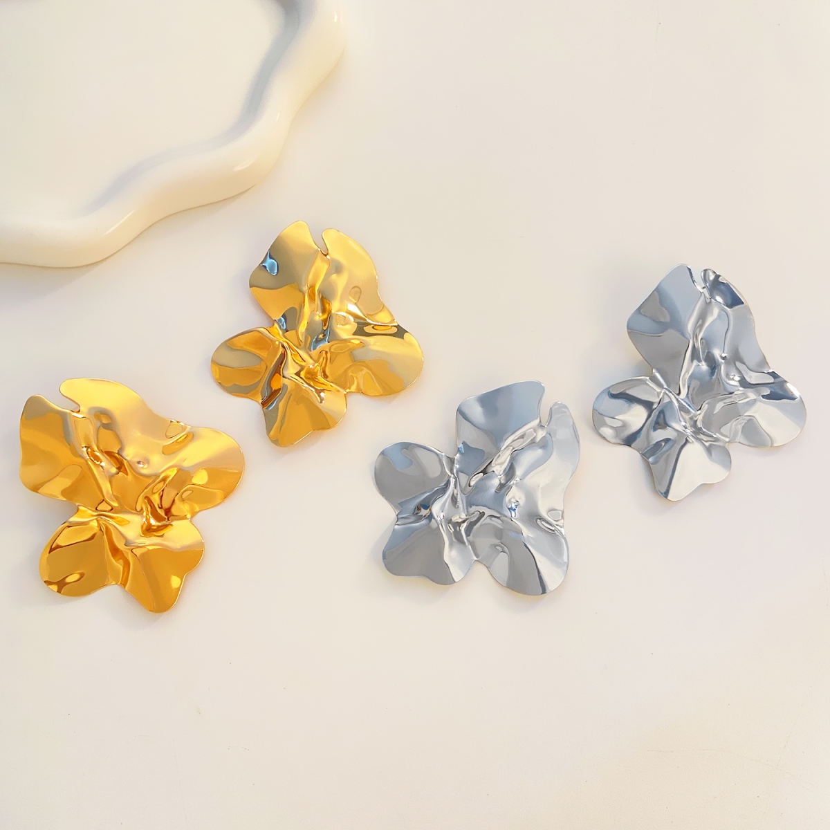 Retro-chic Minimalist Korean-style Stud Earrings