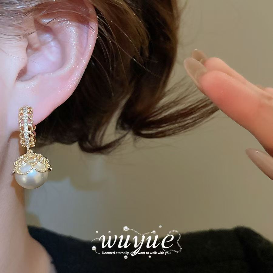 New Zircon Lace Trim Pearl Huggie Earrings, French Vintage Elegant Versatile Fashion Hoops, Light Luxury Niche Women Ear Jewelry