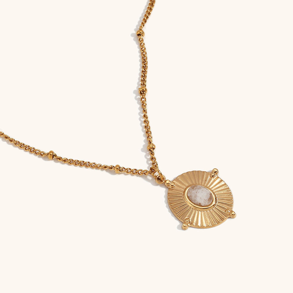 Best-selling Fashionable Stainless Steel Oval Flower Pendant Necklace For Women