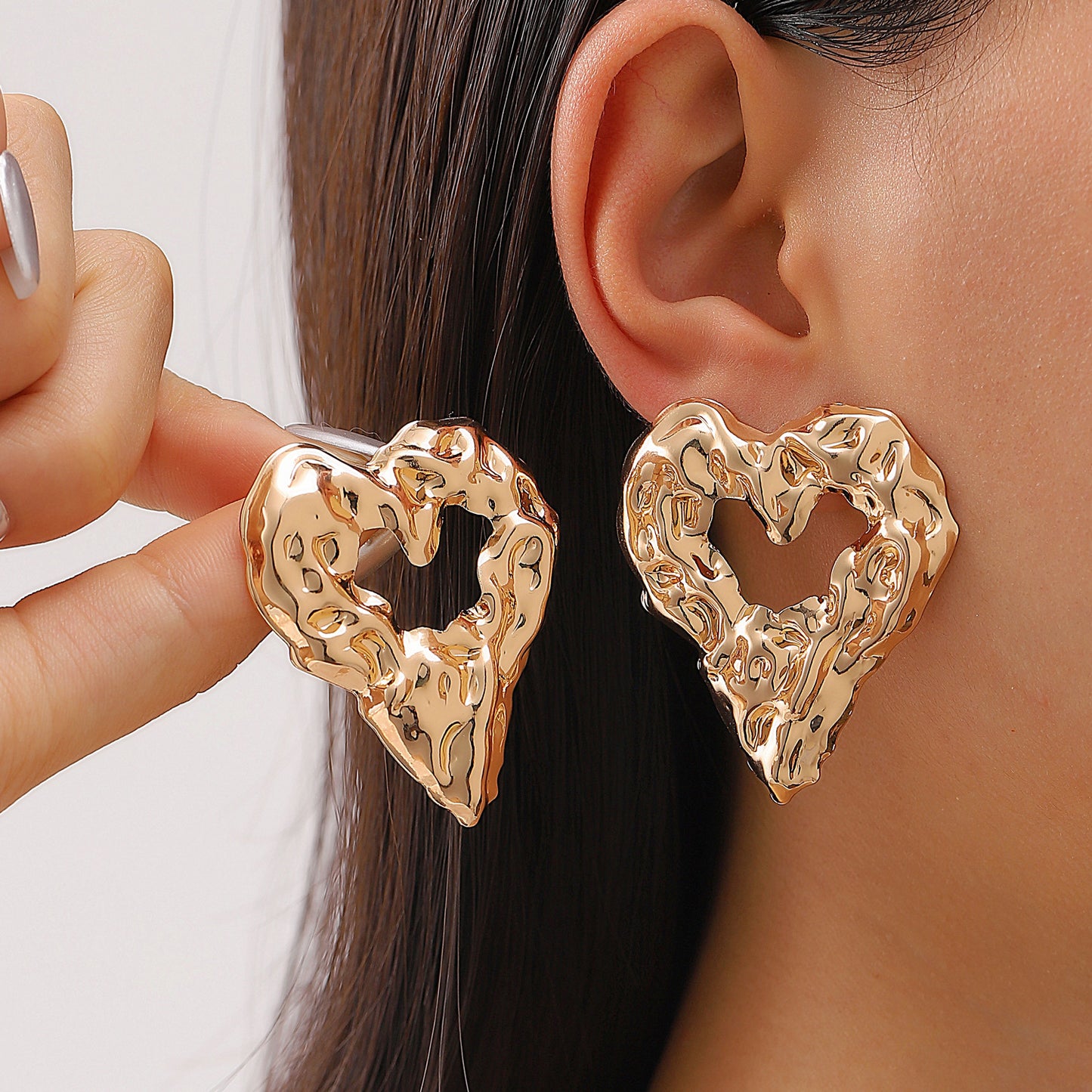 European American Retro Exaggerated Metal Lava Crinkled Texture Stud Earrings, Irregular Geometric Fashion Ear Jewelry For Women