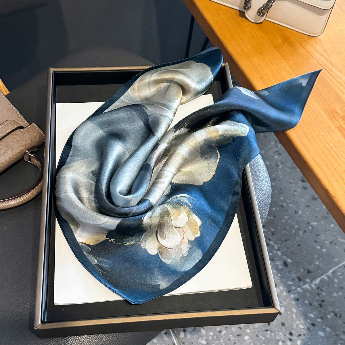 Women's New Mulberry Silk Spring And Autumn Versatile Blue Korean-style Scarf