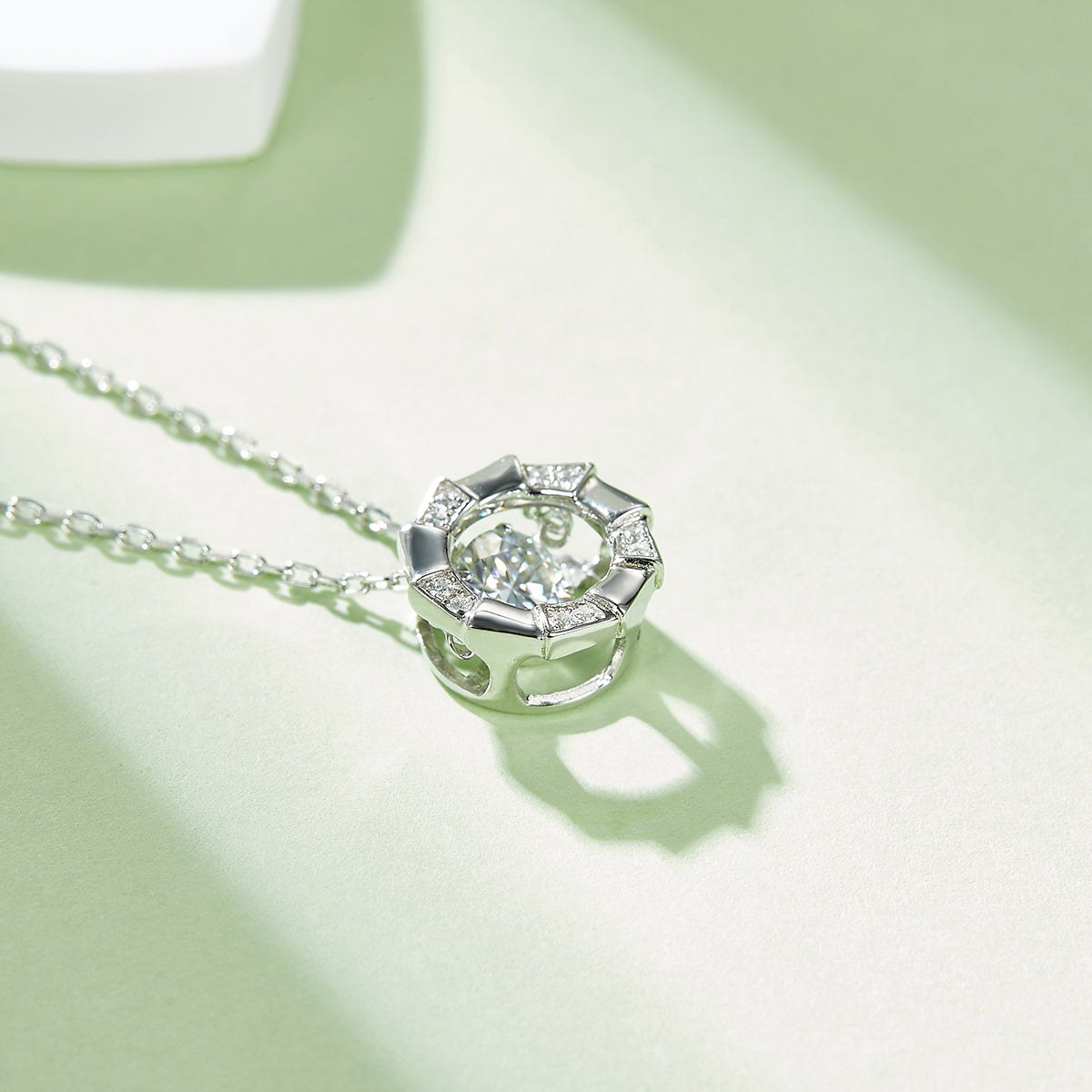 S925 Sterling Silver 0.5ct D Color VVS1 Moissanite Circular Hollow Necklace 45cm Platinum Plated GRA Certified Gift Box