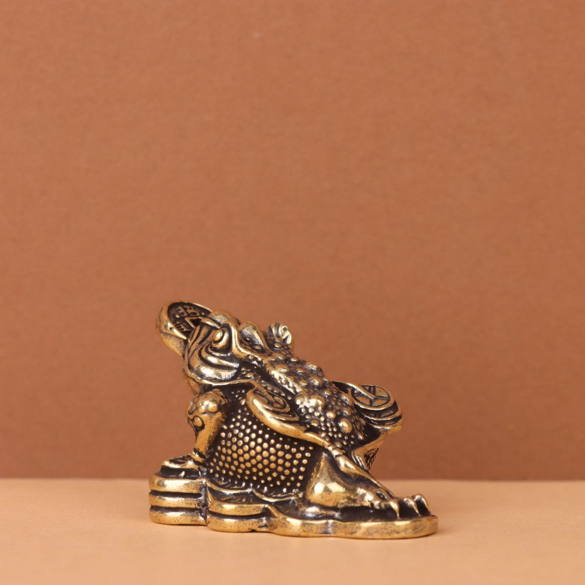 Pure Brass Money-attracting Coin And Golden Toad Ornament Tea Pet