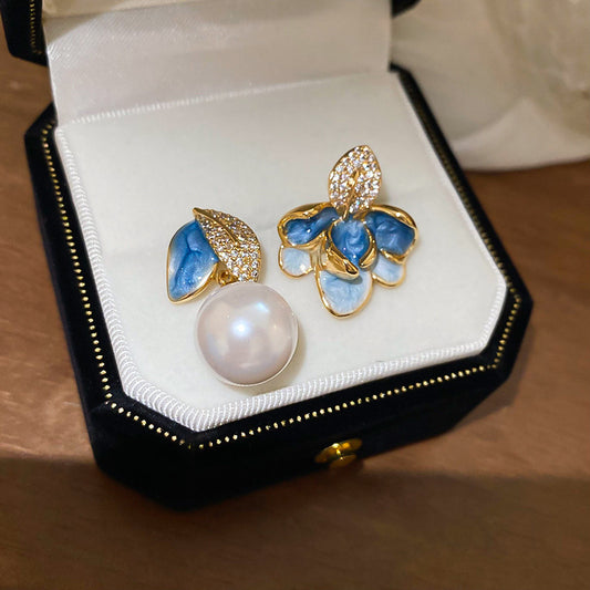 Niche Retro Floral Earrings - Vintage Enamel Coating Studs, Light Luxury Premium Versatile Elegant Ear Jewelry