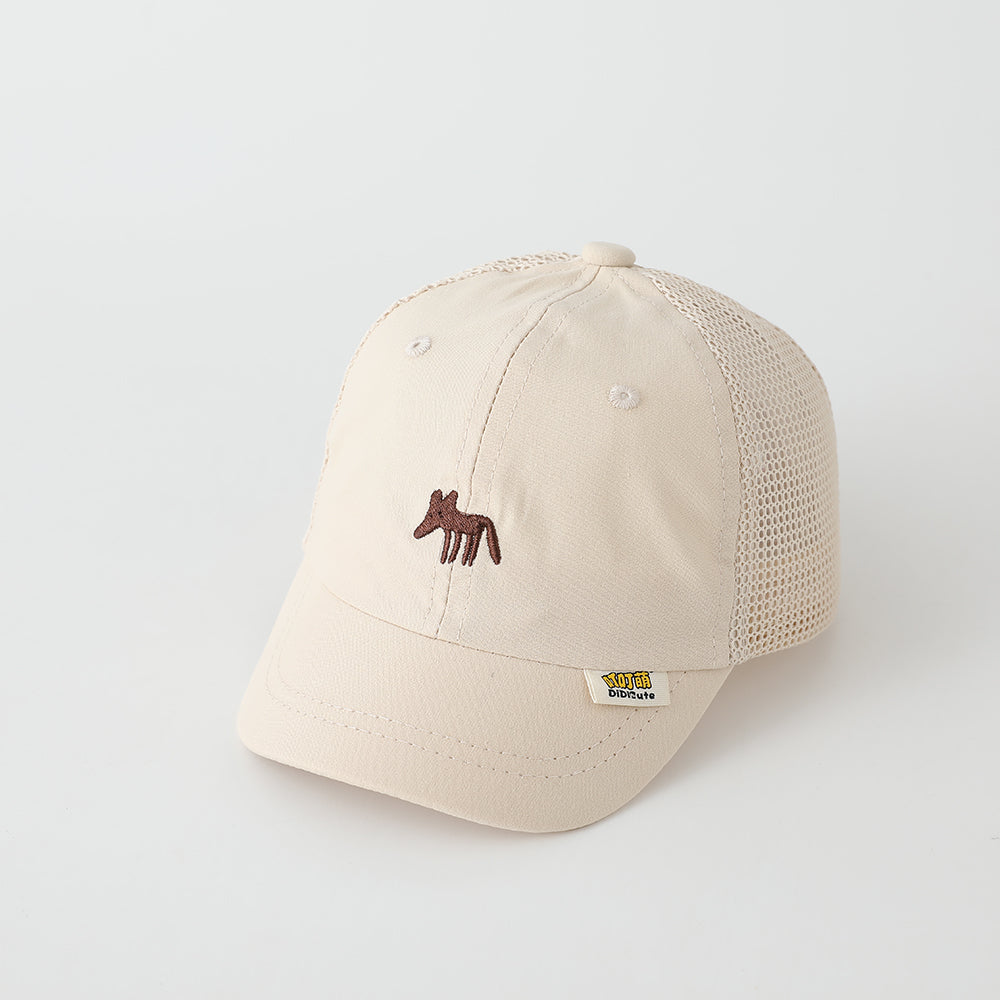 The Summer Baby Beige Cartoon Animal Embroidered Mesh Breathable Baseball Cap Is Suitable For Children's Daily Streetwear And Outdoor Sun Protection And Shading.