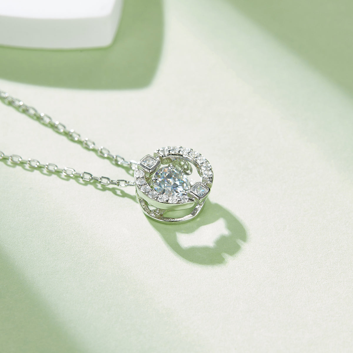 S925 Sterling Silver 0.5ct D Color VVS1 Moissanite Halo Necklace 45cm Platinum Plated Pave GRA Certified Gift Box