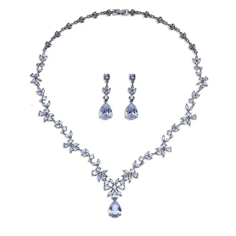 Korean-style Trendy And Elegant Stud Earrings And Necklace