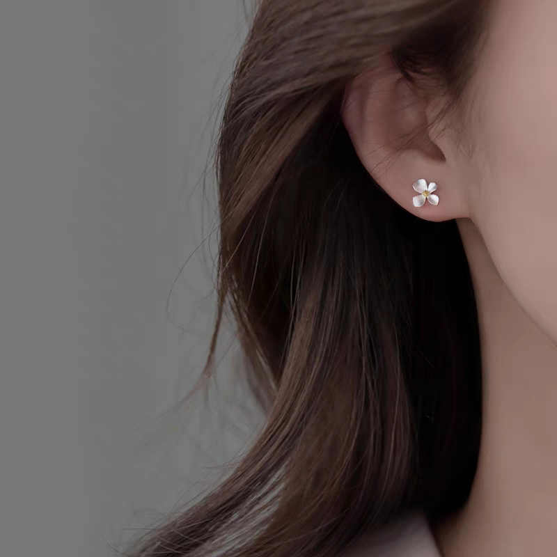 1 Pair 999 Pure Silver Flower Earrings, Simple Elegant Design, Great For Everyday Wear & Valentine Gift