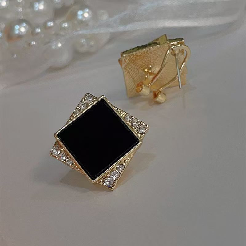 Black Rhombus Rhinestone Stud Earrings With Anti-Lost Buckle, Minimalist Fashion Elegant Geometric Earrings, Niche Designer High-End Ear Jewelry