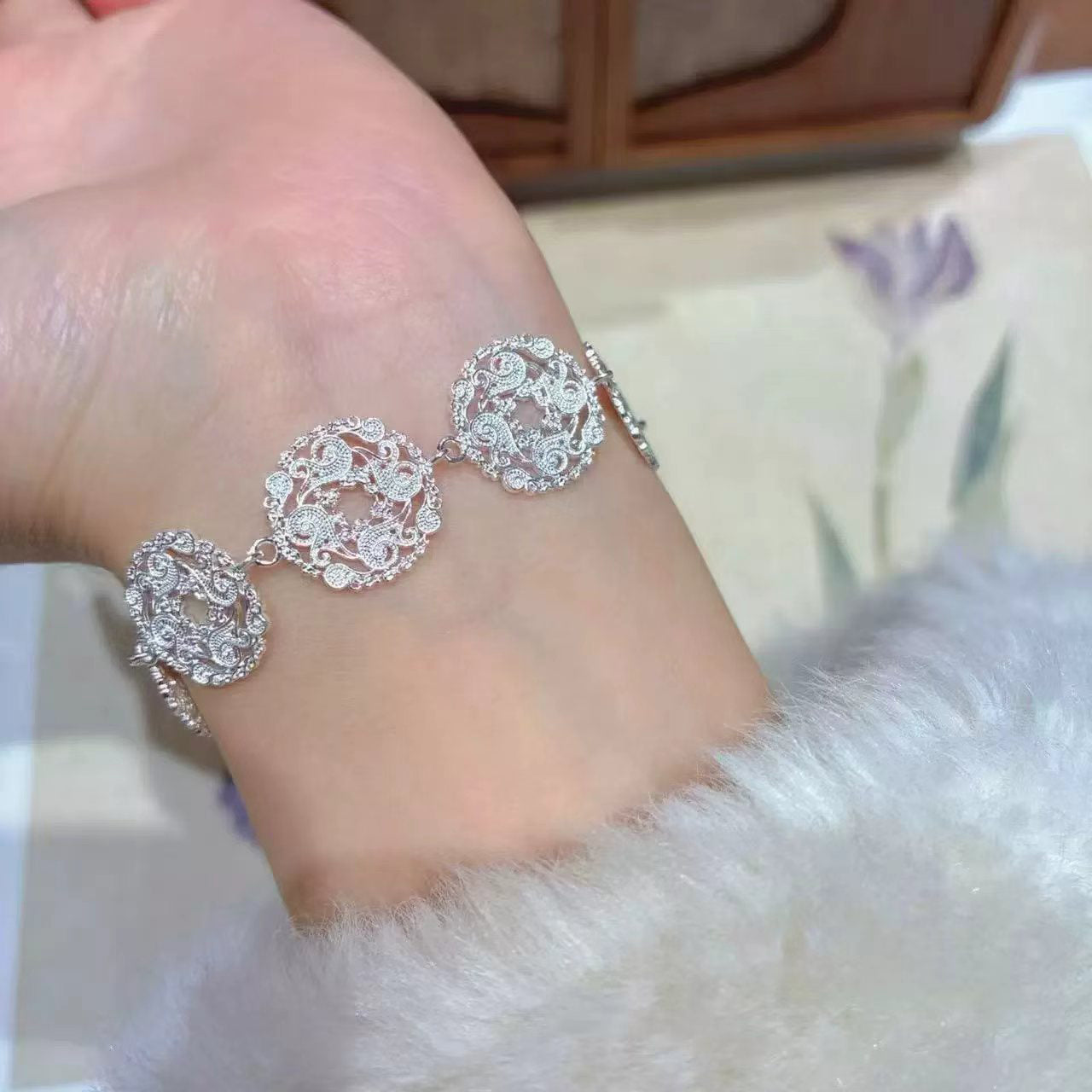 1pc 999 Sterling Silver Hollow Filigree Round Charm Bracelet, Retro Chinese Style, Perfect For Daily Wear, Parties & Valentine's Gifts