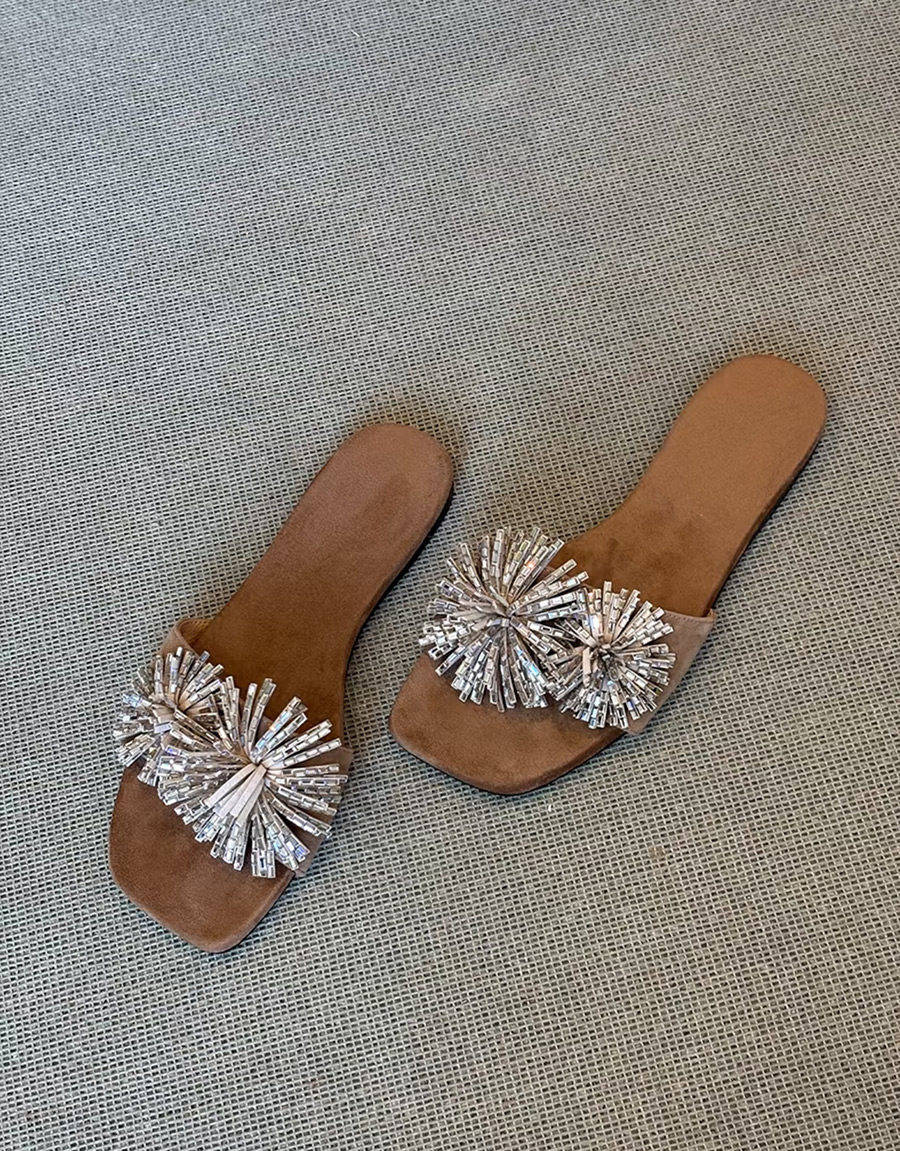 2026 Summer New Korean Minority Design Women's Square Toe Single Strap Flat Slides, Fireworks Rhinestone Outdoor Sandals