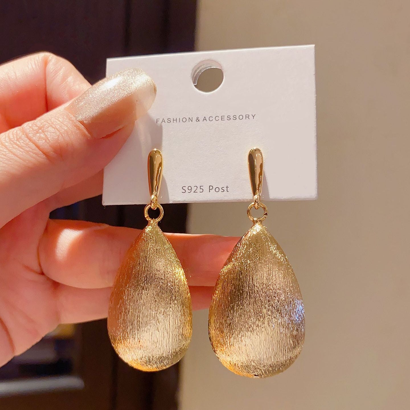 2026 New Oversized Brushed Metal Teardrop Dangle Earrings For Women, Retro Hong Kong Style High-End Face Slimming Drop Ear Jewelry