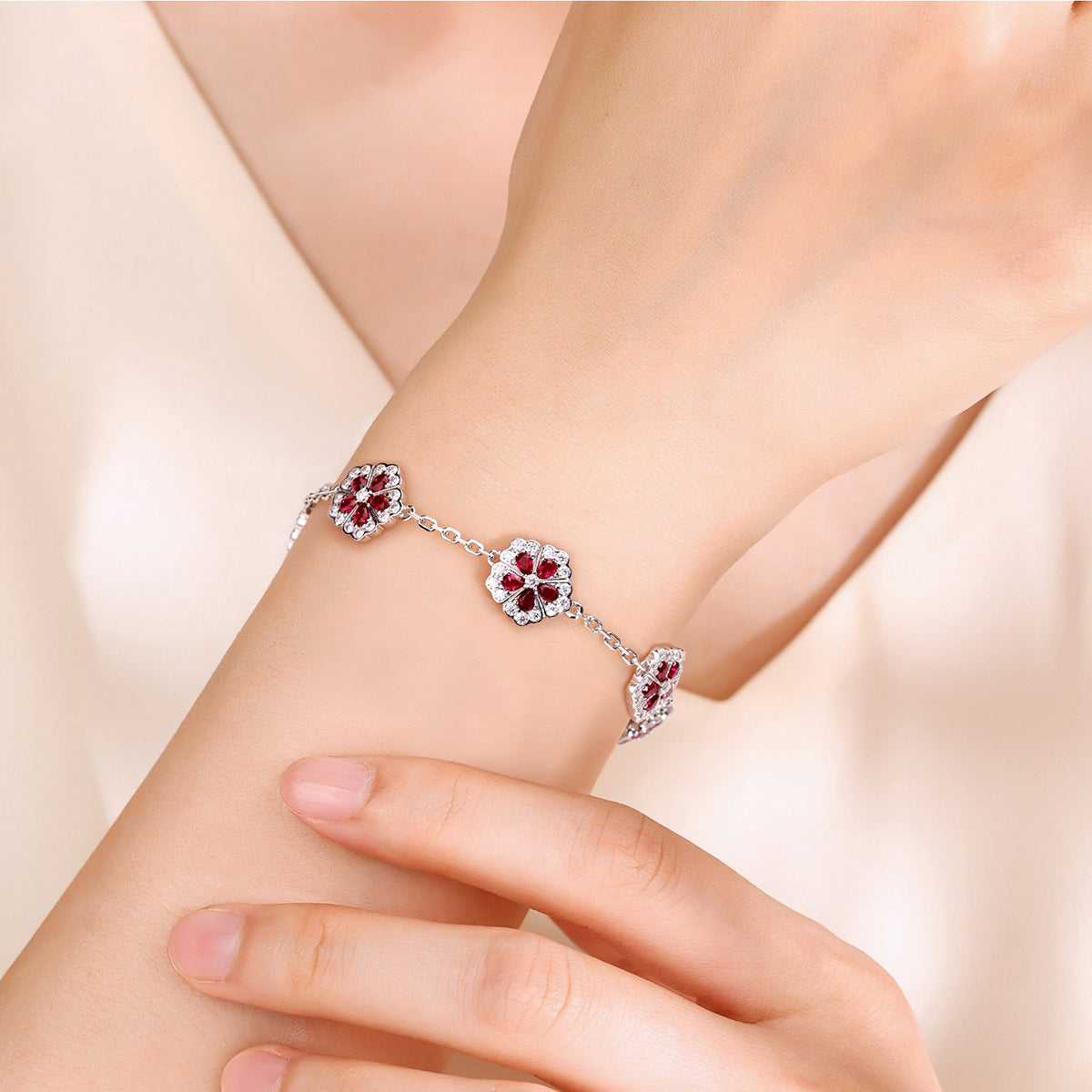S925 Sterling Silver Red Lab-Grown Gemstone Flower Bracelet 16cm Platinum Plated With D Color VVS1 Moissanite GRA Certified Gift Box