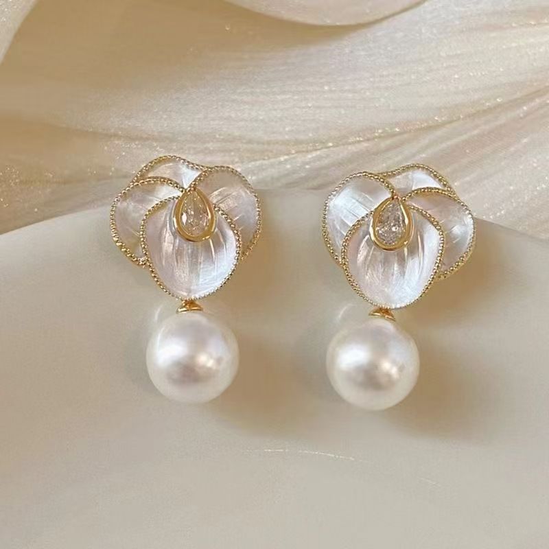 New Niche Exquisite Flower Stud Earrings For Women, Fashion Light Luxury Elegant Beaded High-End Ear Jewelry