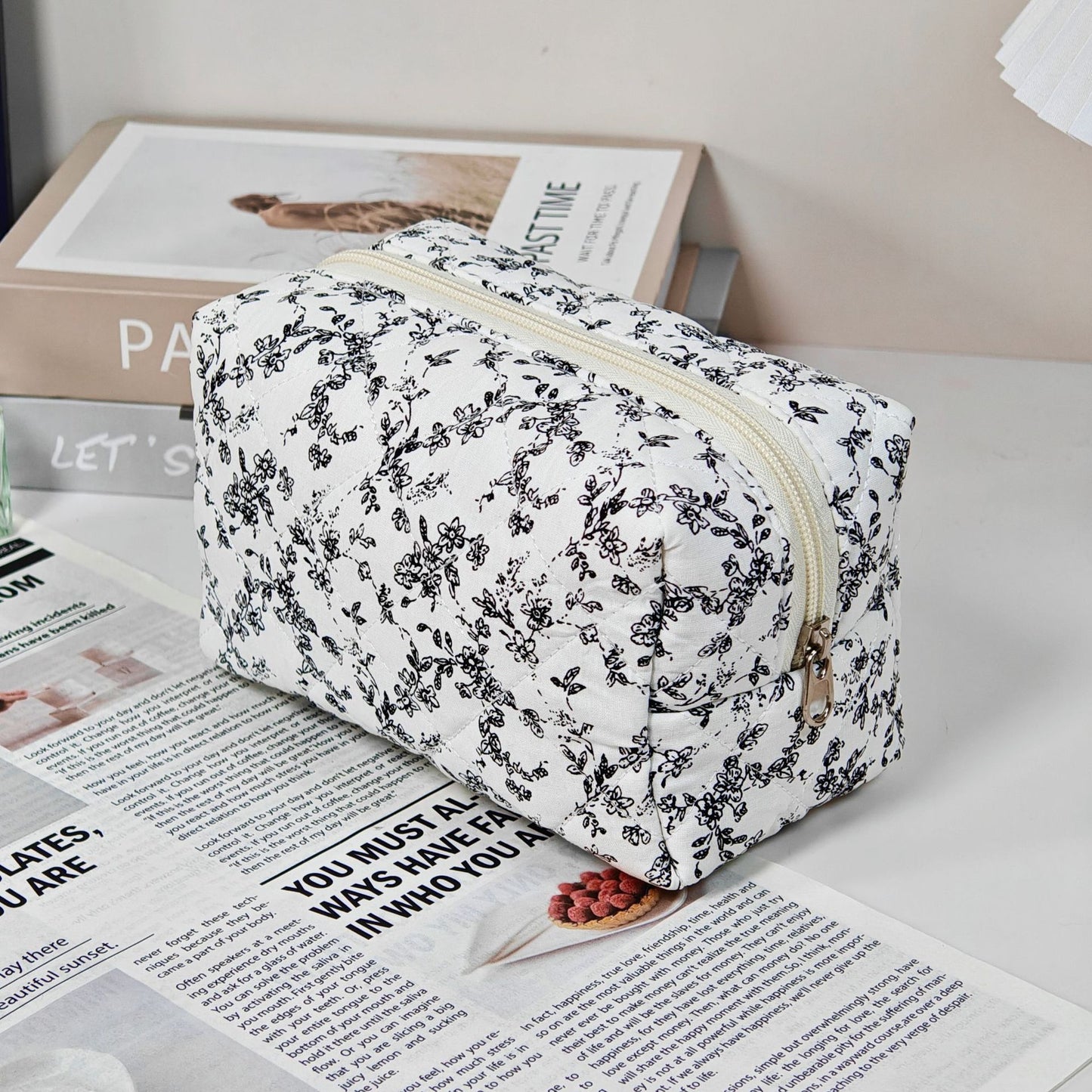 Printed Quilted Makeup Large Capacity Portable Toiletry Bag For Travel