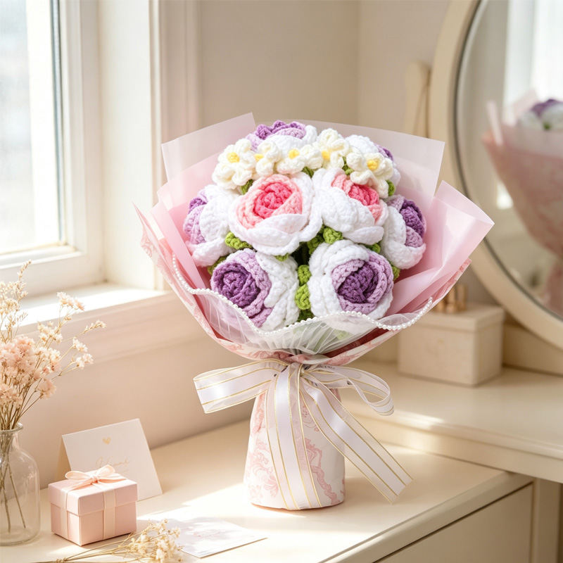 Hand-crocheted Gradient Rose Bouquet, Paired With Daisy-themed Yarn Flowers, Pearl-decorated Packaged Floral Gift.