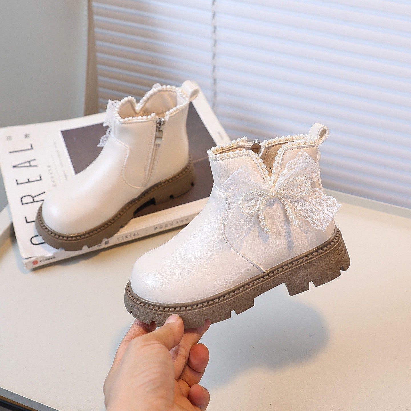 2026 Spring New Princess Boots For Girls, Kids Martin Boots, Bow & Pearl Decor Soft Sole Leather Boots For Big & Medium Kids