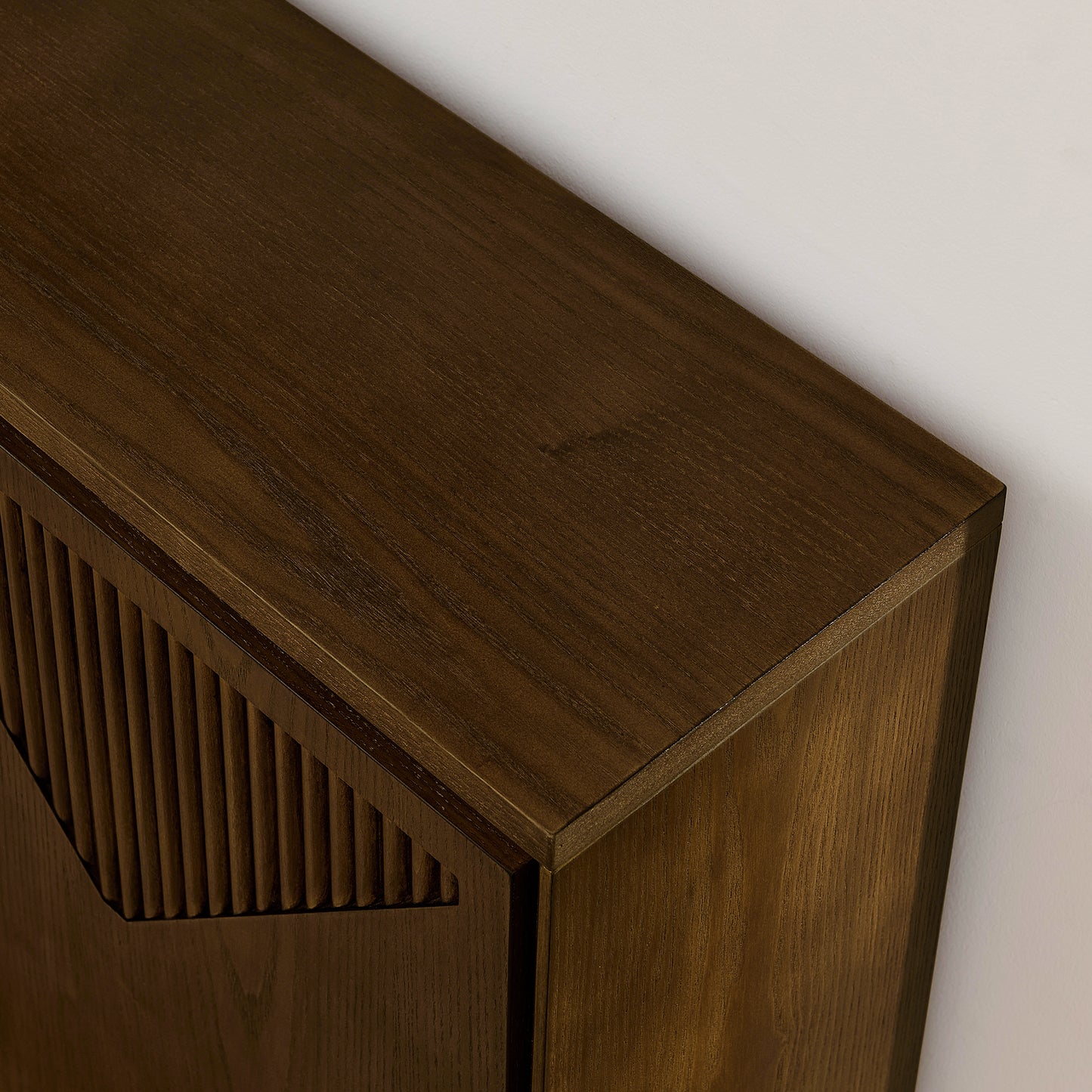 Mid Century Modern V-shape Storage Cabinet, Buffet Cabinet With Storage, Narrow Side Cabinet For Living Room Entryway Hallway Kitchen, Coffee Bar, Brown