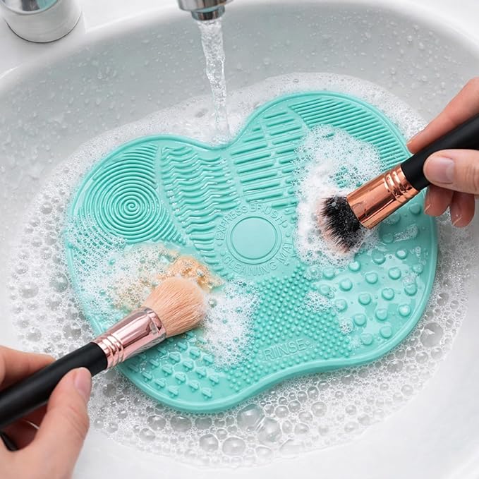 Makeup Brush Cleaner Mat,Silicone Cleaning Pad with Suction Cup,Portable Washing Tool with Textured Surface for Makeup Cos...