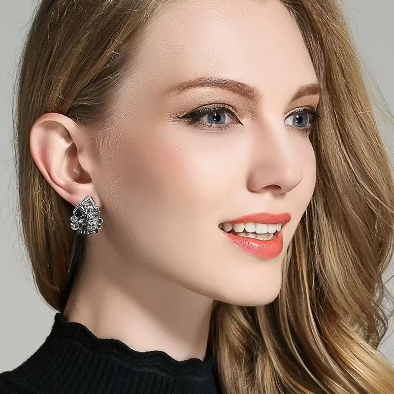 New Stylish Crystal Studs, Elegant Retro Women Ear Accessories