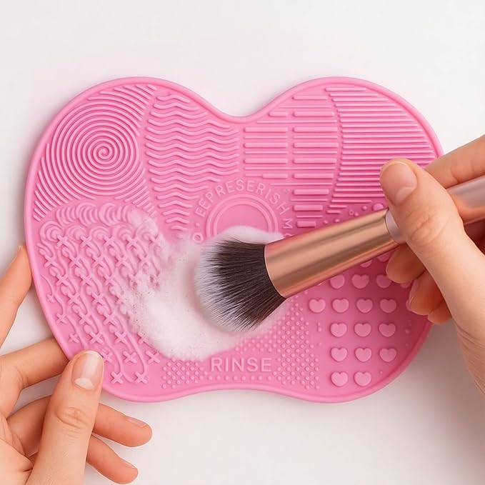 Silicone Makeup Brush Cleaner Mat, Makeup Brush Cleaning Mat, Silicone Apple Scrub Pad with Suction Cup, Make Up Brushes C...