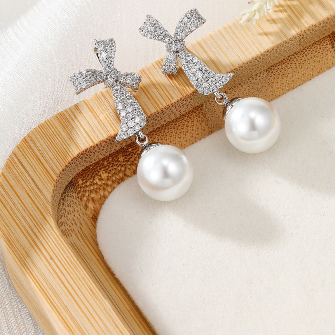 Imitation Pearl Women's Fashion Korean Style Temperamental Earrings