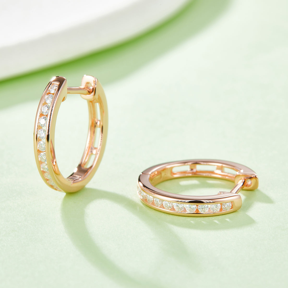 1.9g S925 Sterling Silver 22 Stone Moissanite Hoop Earrings 15mm  Platinum Plated Huggie Hoops With GRA Certificate, Jewelry Gift Box Set For Women
