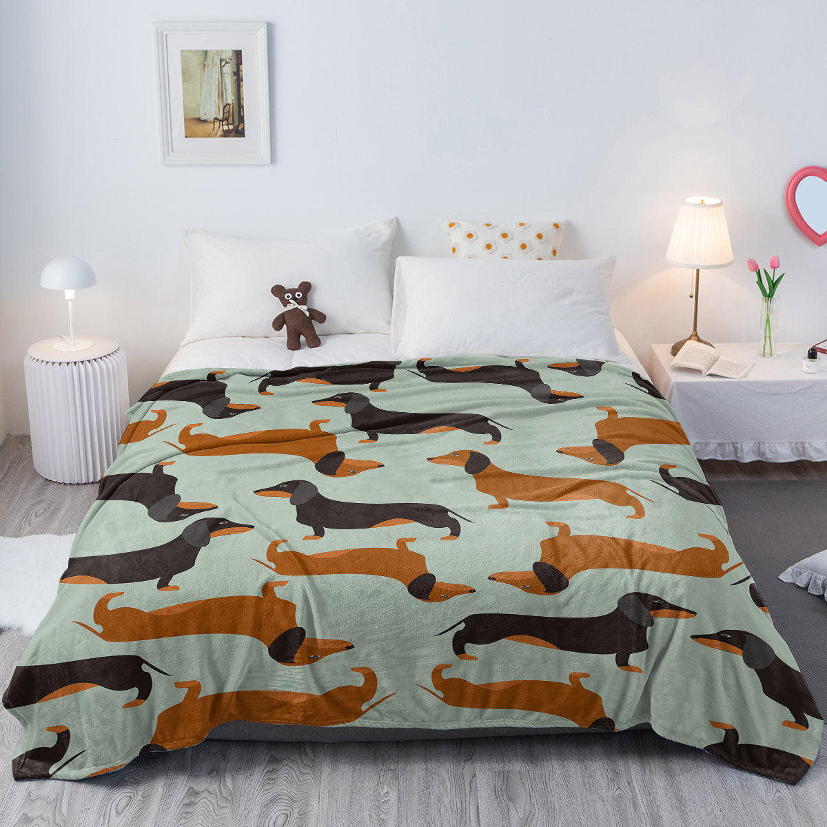 1 Pc Of Flannel Sausage With Cute Pet Theme, Soft And Fluffy, Multifunctional Outdoor Beach Camping, Living Room Sofa, Office Nap, Printed Blanket