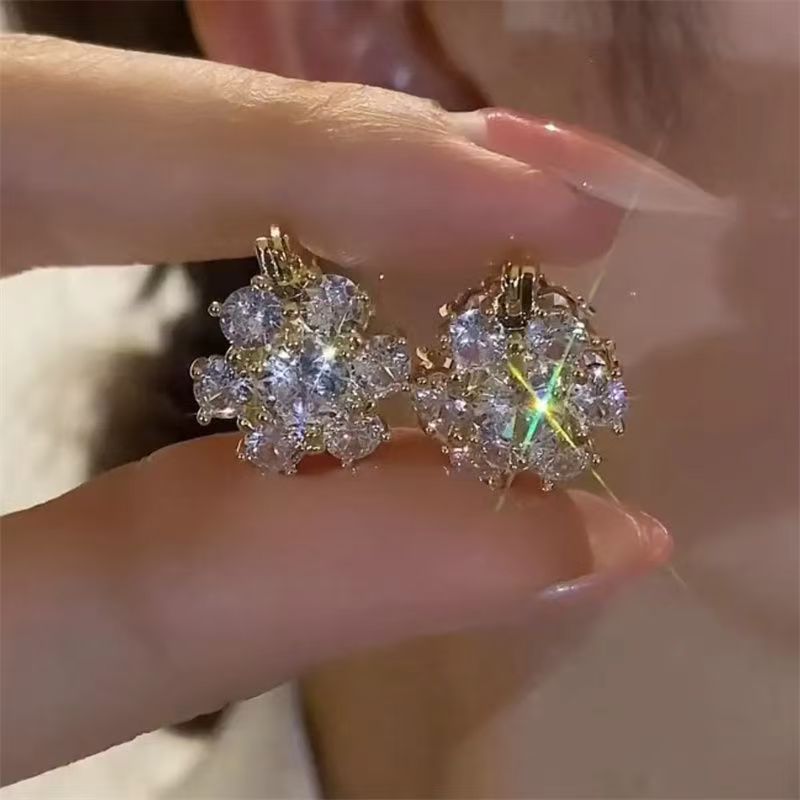 Super Shiny Double-sided Zircon Flower Huggie Hoop Earrings For Women, Internet Celebrity Hot Sale Elegant Niche Designer Fashion Ear Jewelry