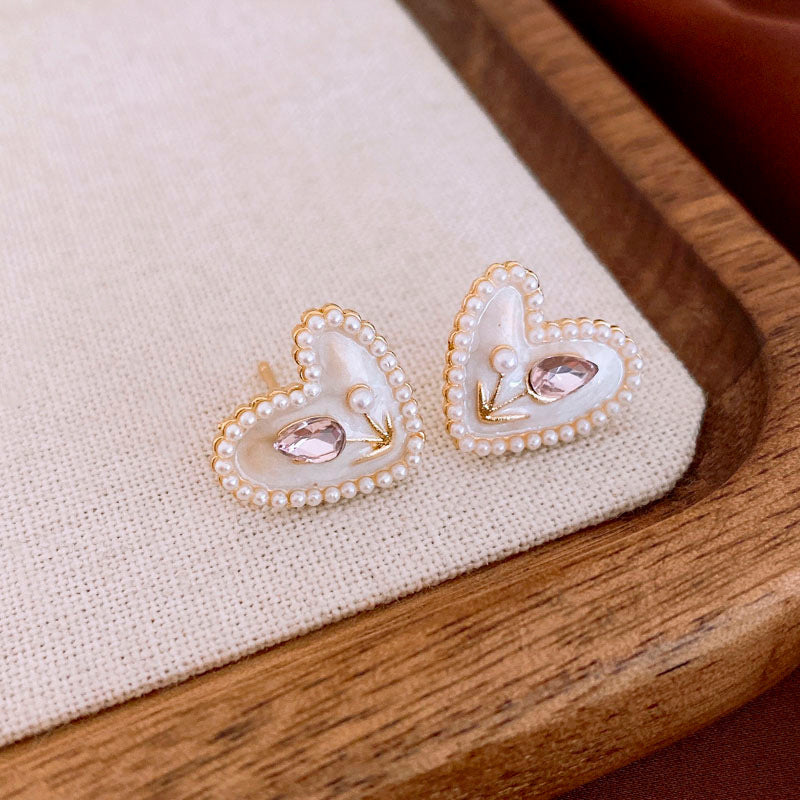 Light Luxury Retro Earrings - Vintage Ins Style Studs, Niche Premium Ear Jewelry, Wholesale Fashion Accessories