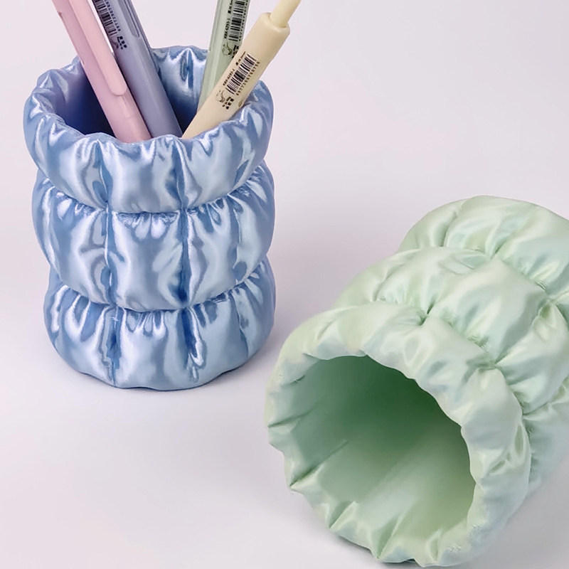Desktop Cotton Candy Silk Makeup Brush Holder