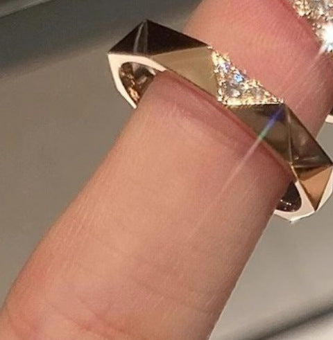 Best-selling Vintage Rhombus Brushed Ring Studded With Diamonds