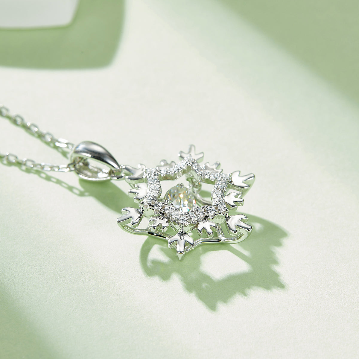 S925 Sterling Silver 0.5ct D Color VVS1 Moissanite Snowflake Necklace 45cm Platinum Plated Pave Design GRA Certified Gift Box