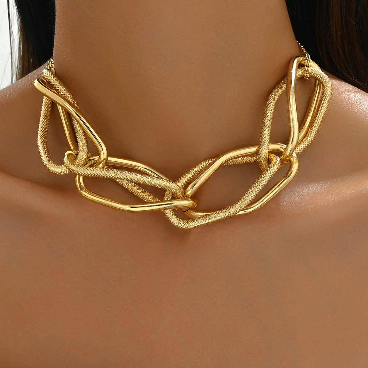 Cross-border European American Fashion OL Women Necklace, Unique Hip Hop Metal Exaggerated Niche Design Long Clavicle Neck Jewelry