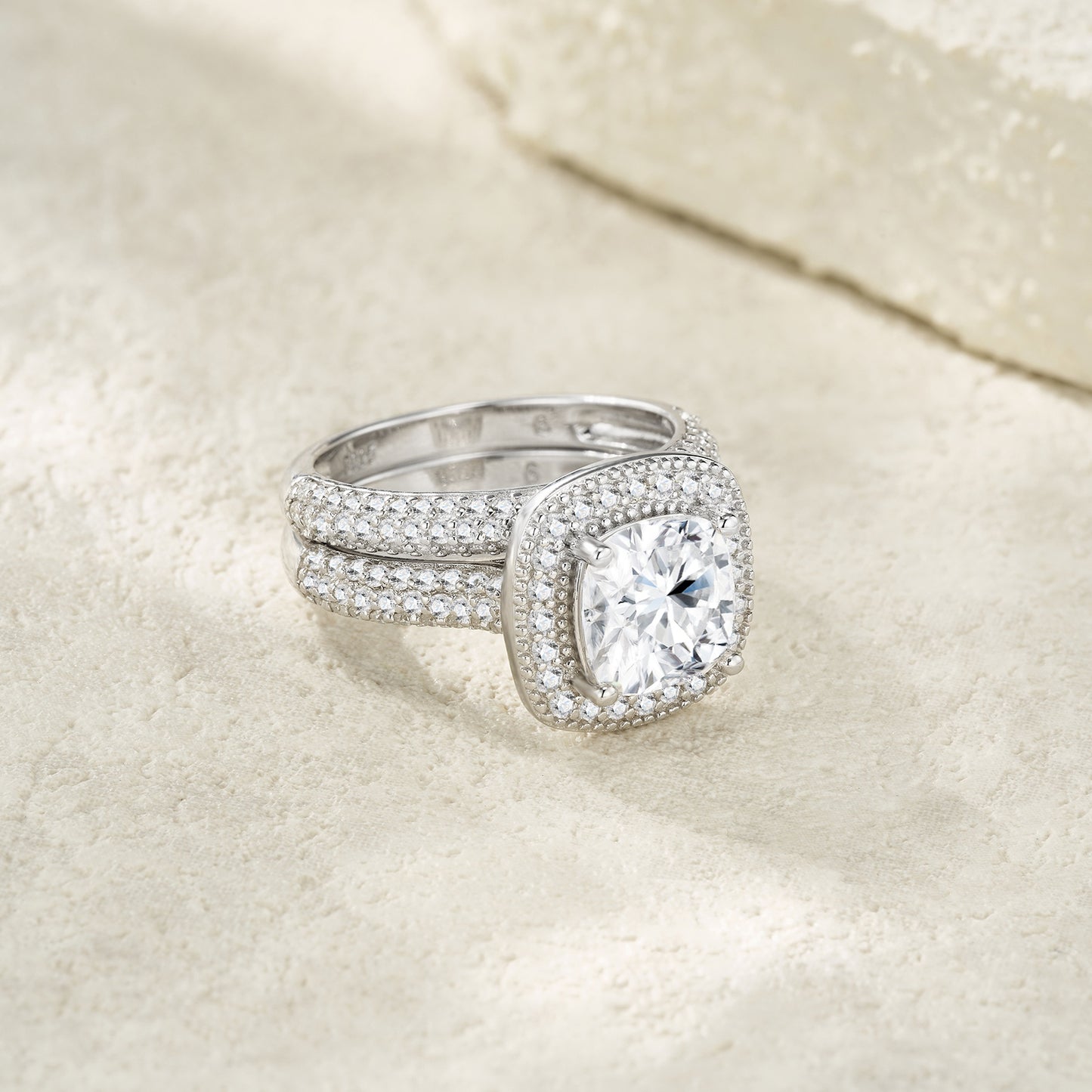 Engraved With Top-quality Moissanite, This Luxurious And Fashionable Minimalist Jewelry Set Features Exquisite Silver Accessories For Ladies. Made Of S925 Silver With Electroplated Platinum.