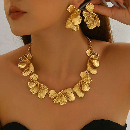 Cross-Border European American Jewelry Set For Women, Unique Exaggerated Wrinkle Flower Metal Necklace & Matching Earrings, Niche Versatile Fashion Jewelry