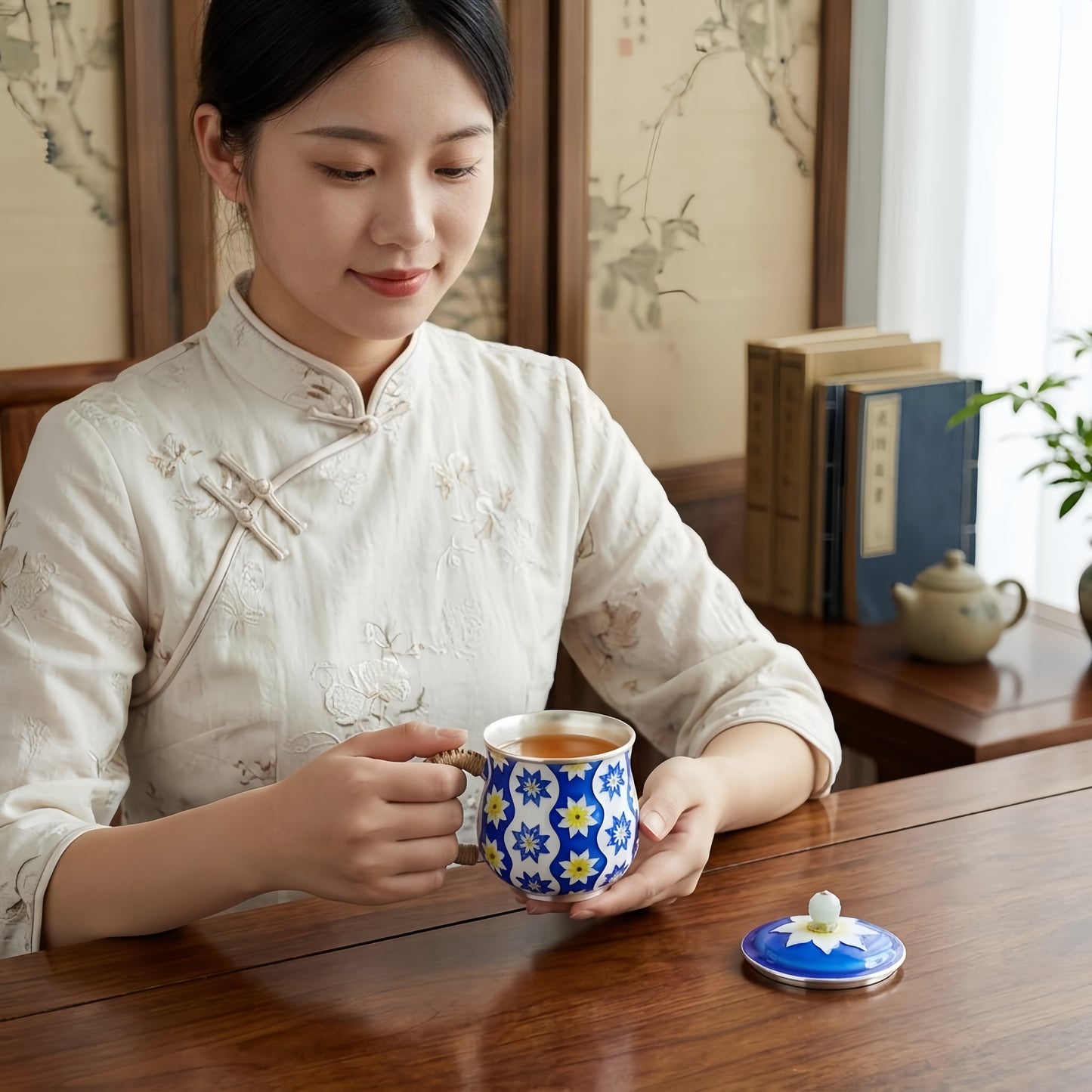 Pure 999 Fine Silver Elegant Blue-White Floral Ceramic Teacup with Woven Handle and Pearl Lid-Premium Indigo Tea Mug - Handicraft