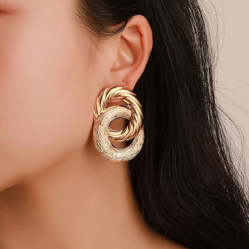 New European American Twisted Circle Stud Earrings, Geometric 8 Pattern Earrings For Women, Wholesale Distribute Fashion Ear Jewelry