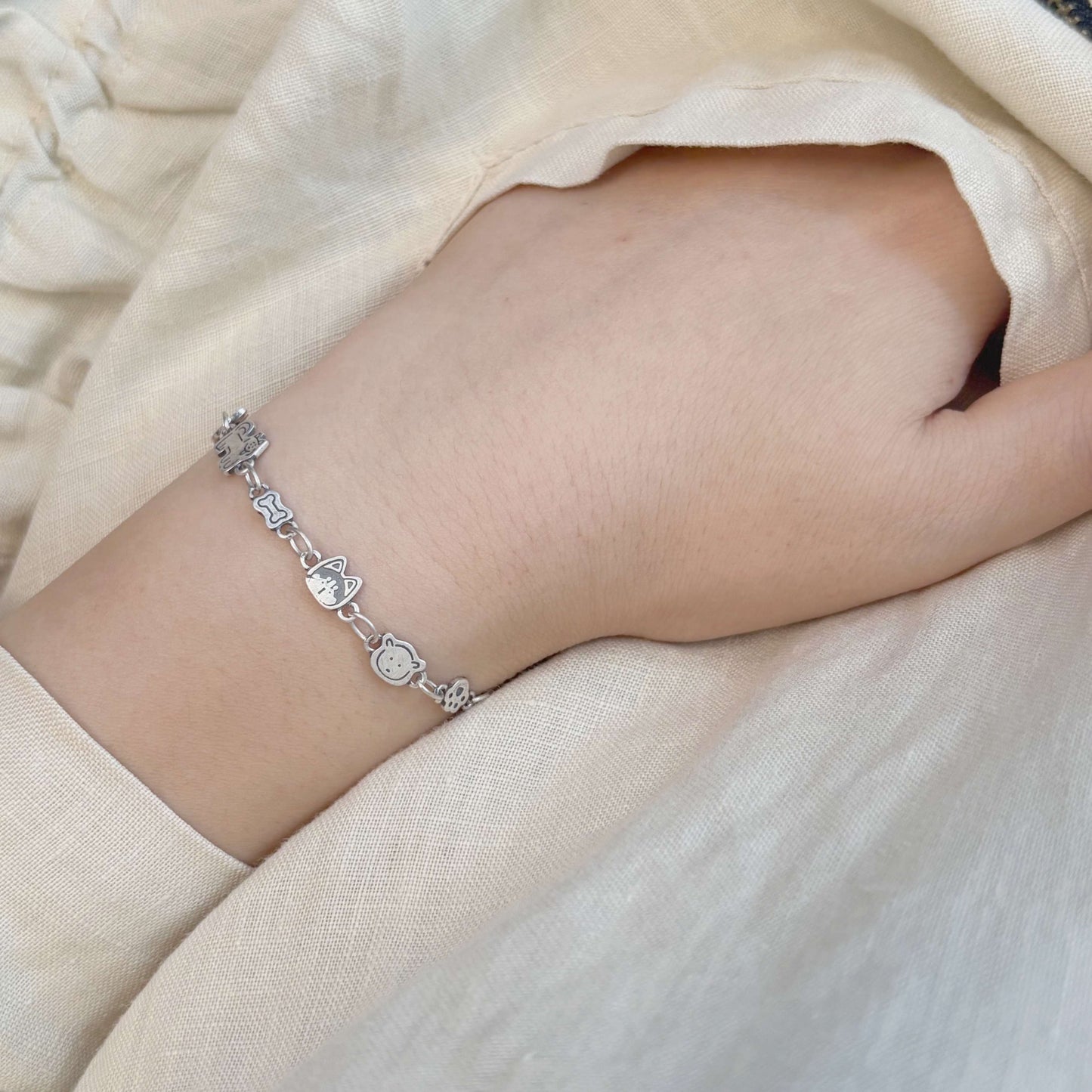 1pc 999 Sterling Silver Cute Cat & Dog Charm Bracelet, Retro Cartoon Style, Perfect For Daily Wear And Valentine's Gift