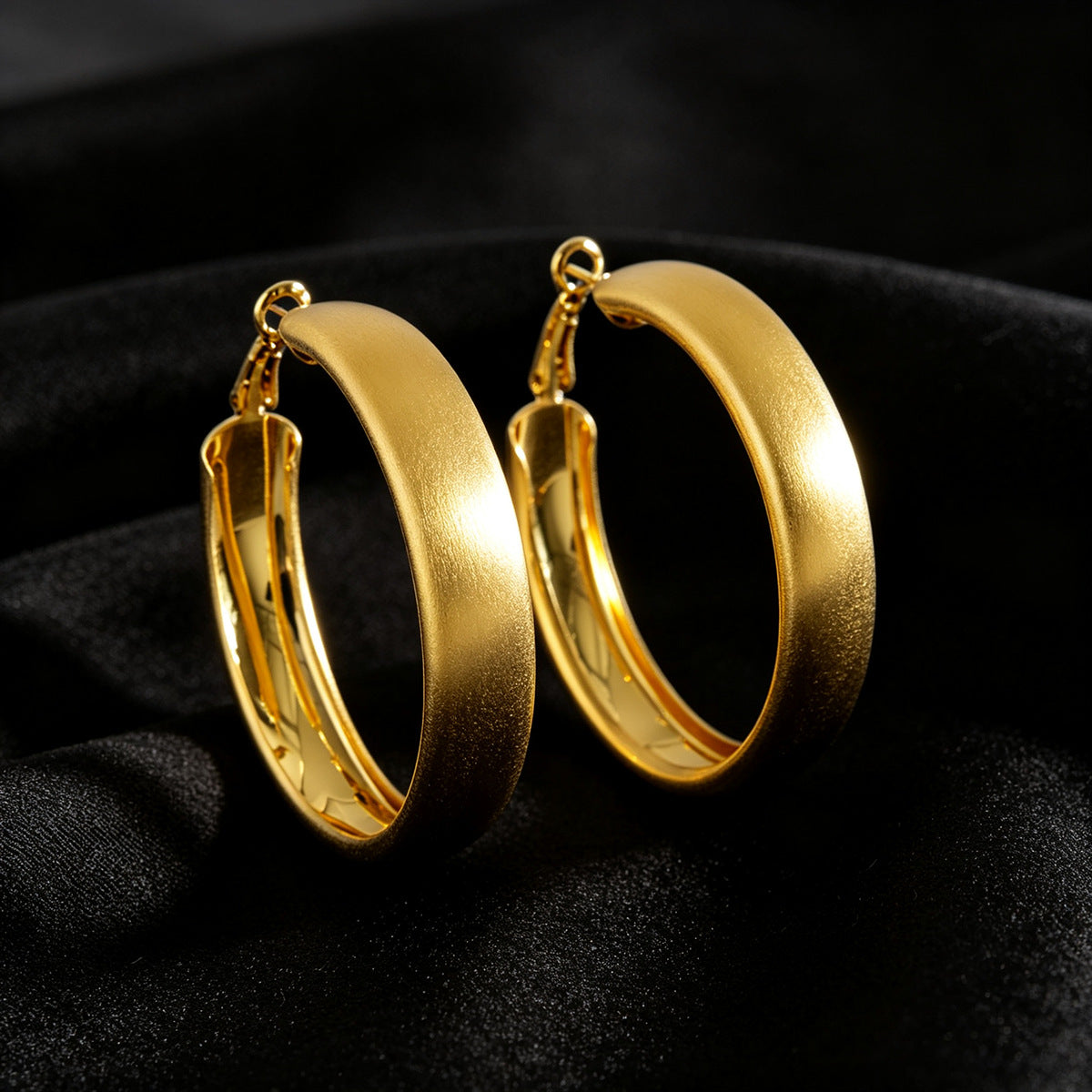 European American Vintage Brushed Wide Band Big Hoop Earrings, Light Luxury High-End Niche Design Hoop Jewelry, Fashion Versatile Ear Accessories For Women